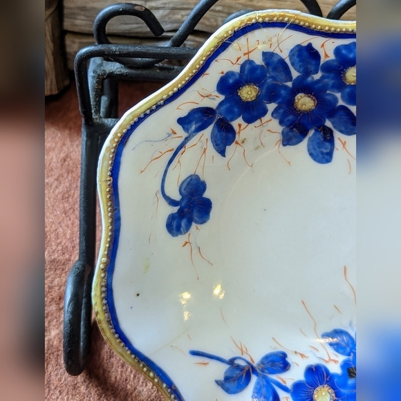 Vintage Collectible Bundle of White/Blue Dishes - Picture 14 of 16